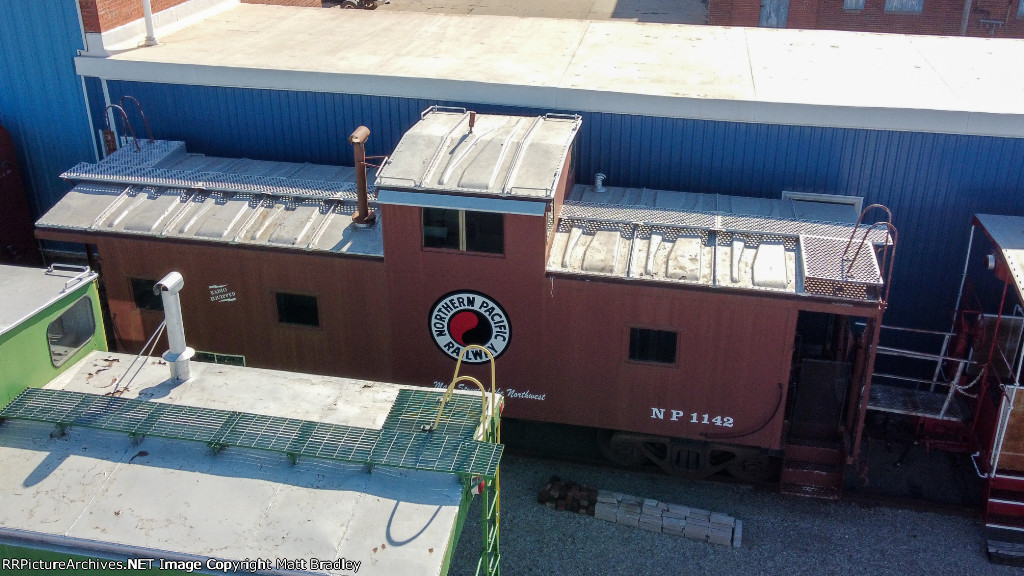 Northern Pacific 1142 caboose